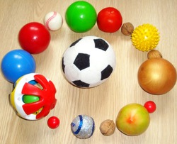 Игры для малышей с мячиком